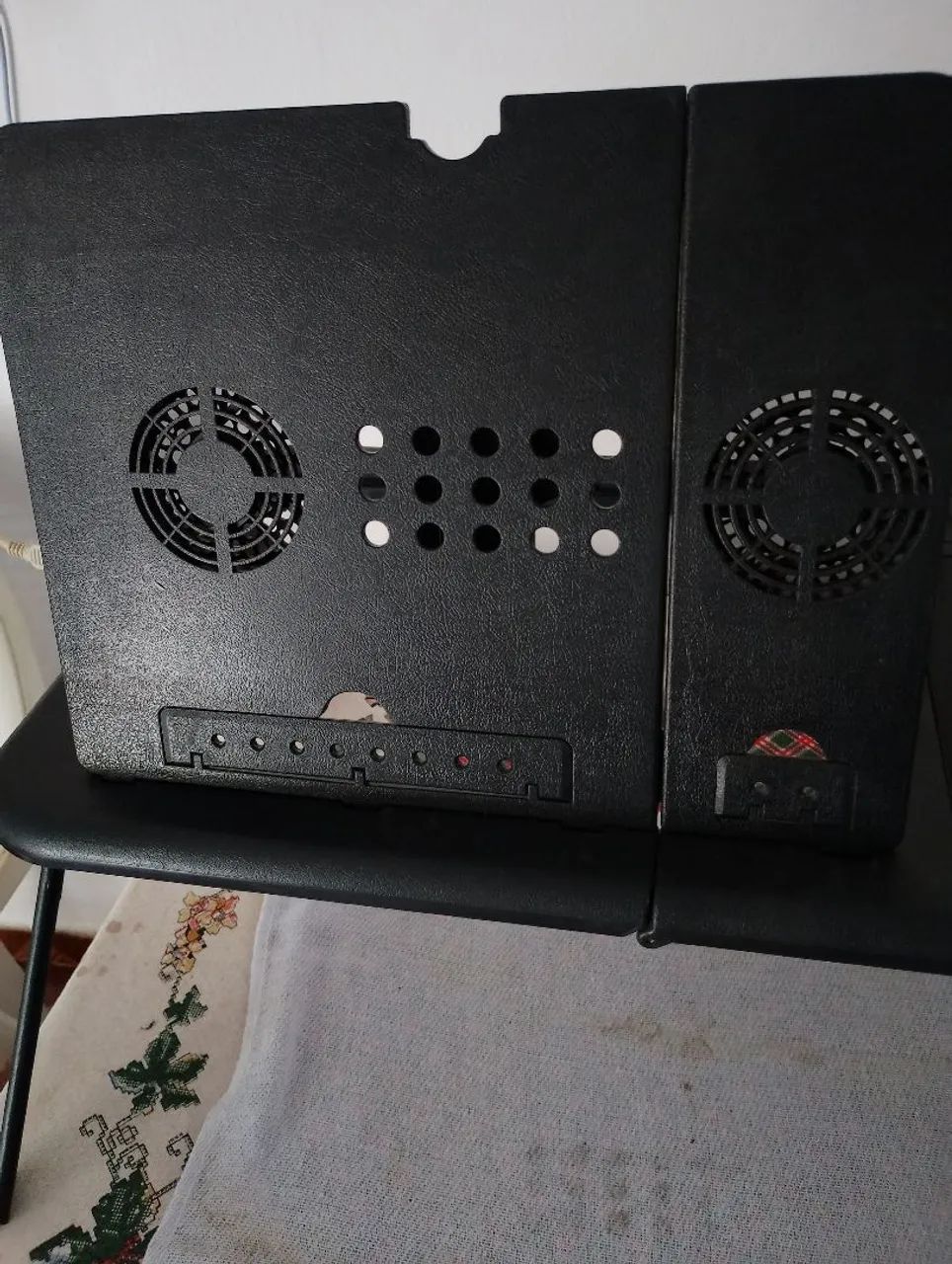 Mesa portátil e dobrável, com 2 ventiladores para Notebook. - Foto 3