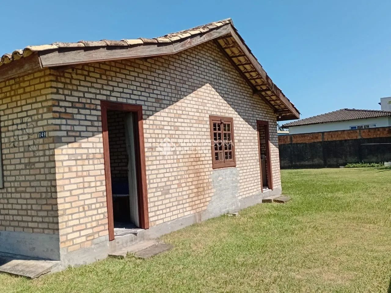 CASA EM AMPLO TERRENO COM LOCALIZAÇÃO PRIVILIGIADA COM POTENCIAL COMERCIAL - Foto 2