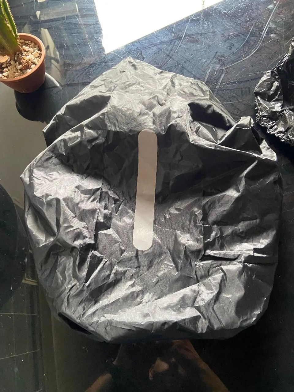 Capa de chuva para mochilas com Fitas refletores Preto M - Foto 5