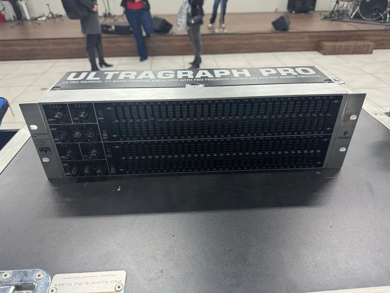 Equalizador paramétrico Behringer FBQ6200 - Foto 2