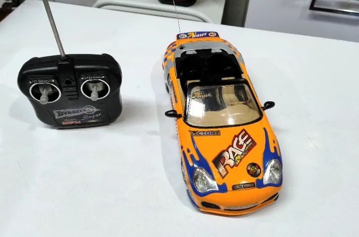 Carrinho de controle remoto