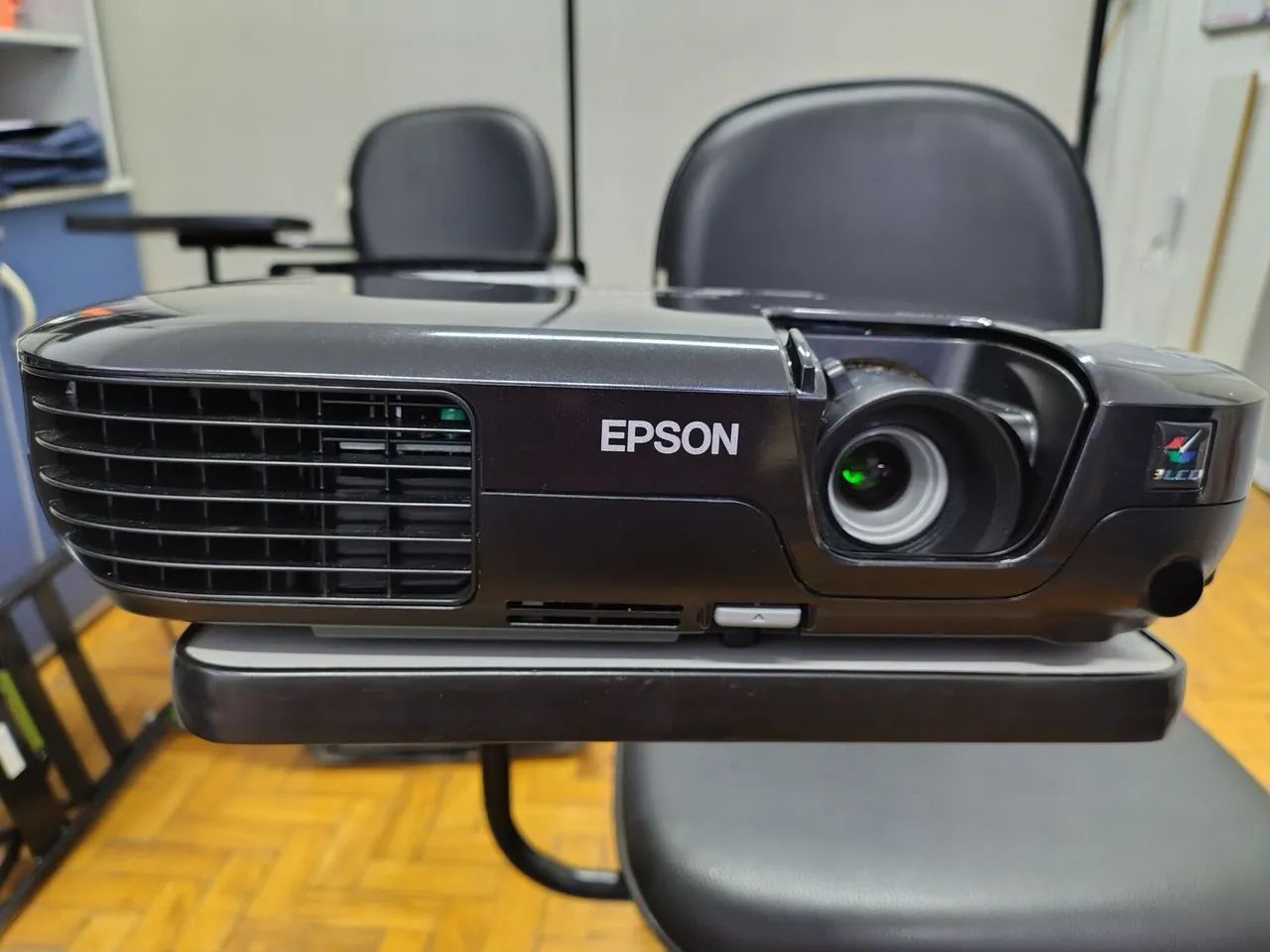 Projetor Epson Powerlite S10+usb Vga 2600lms 3 Lcd + Tela - Foto 2