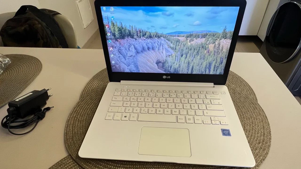 LG Ultra Slim - EM EXCELENTES CONDIÇÕES 