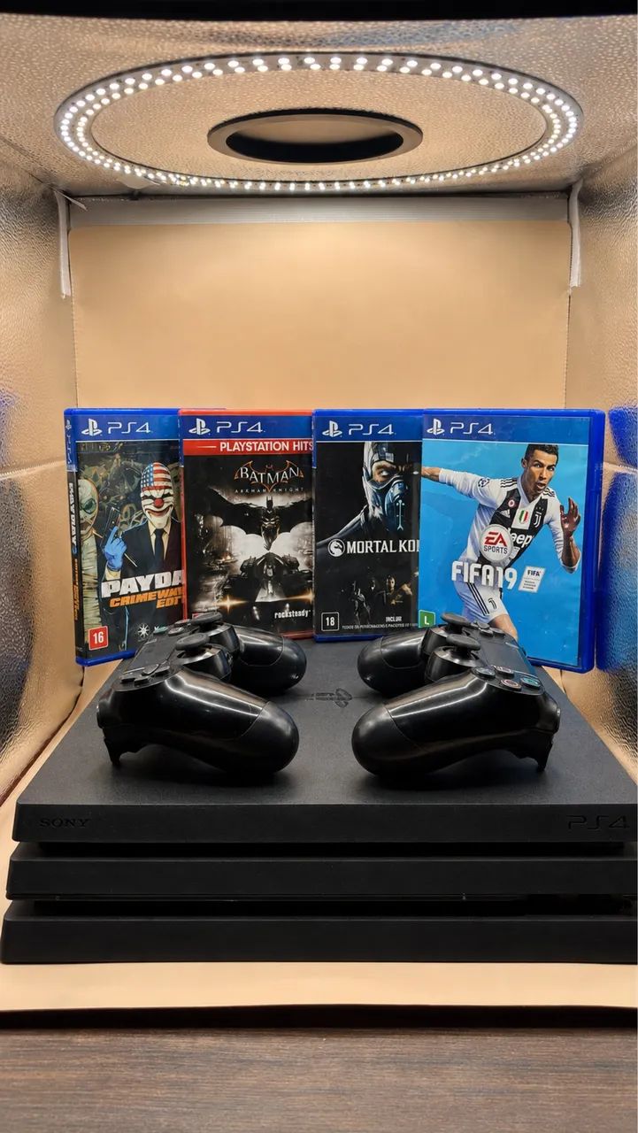 PS4 Pro 1TB + 2 Controles + 4 Jogos - Foto 2