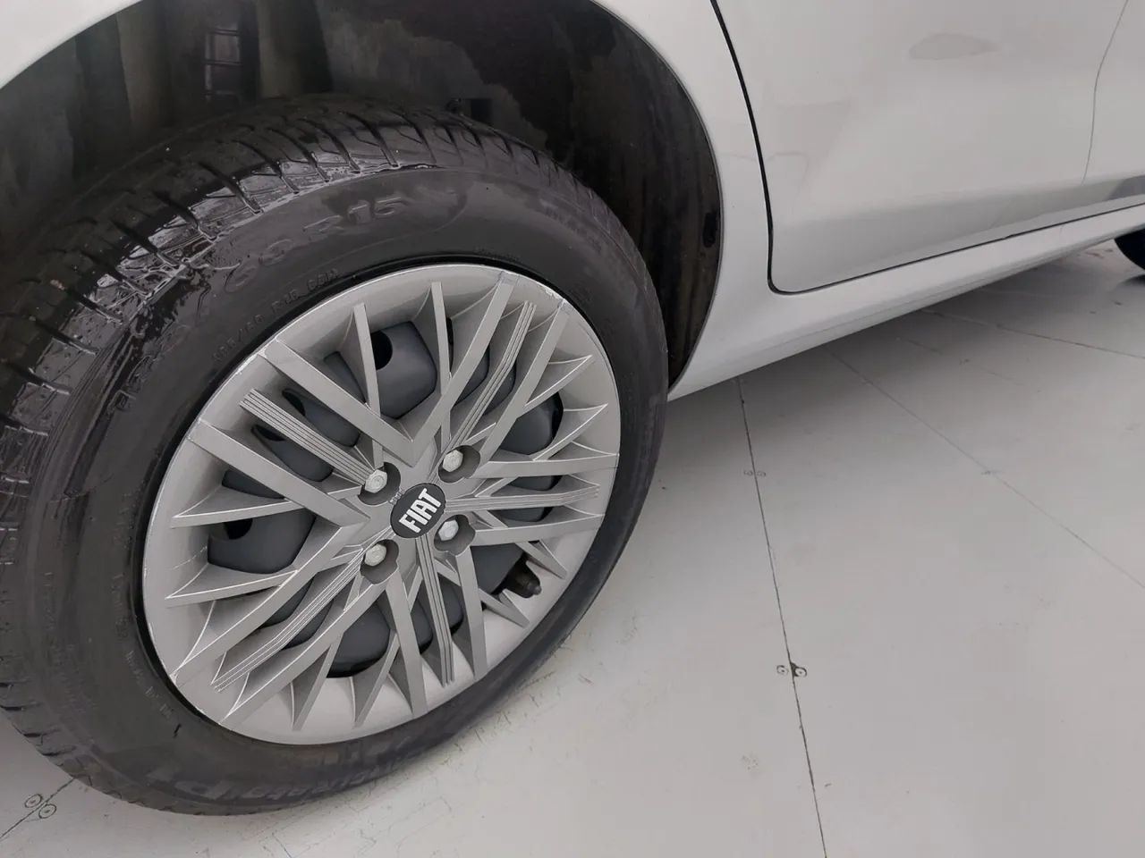 Fiat Cronos Drive 1.0 6V, foto 14 de 18