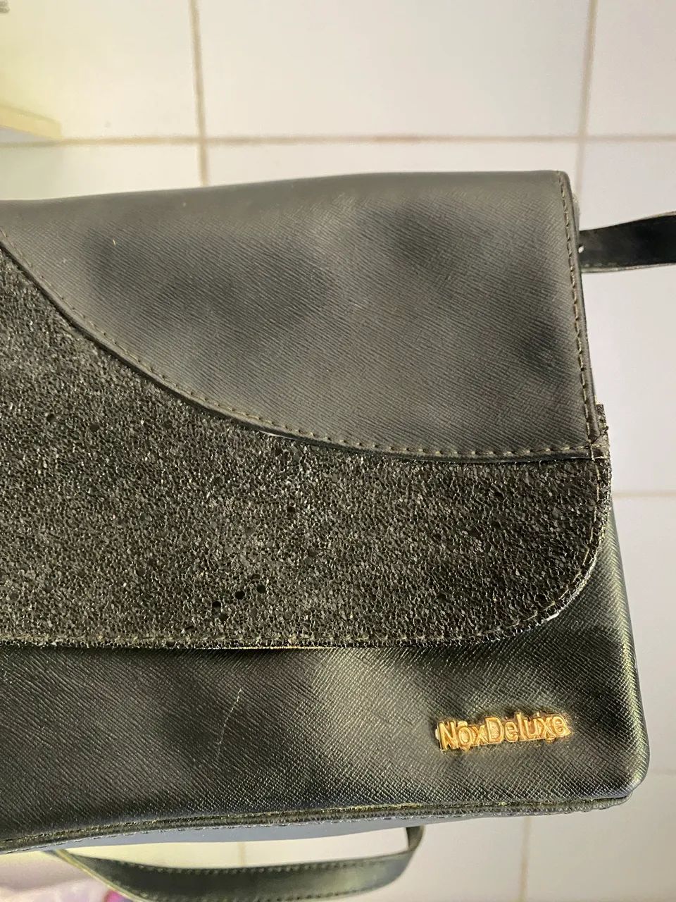 Bolsa pequena preta com brilho  - Foto 3