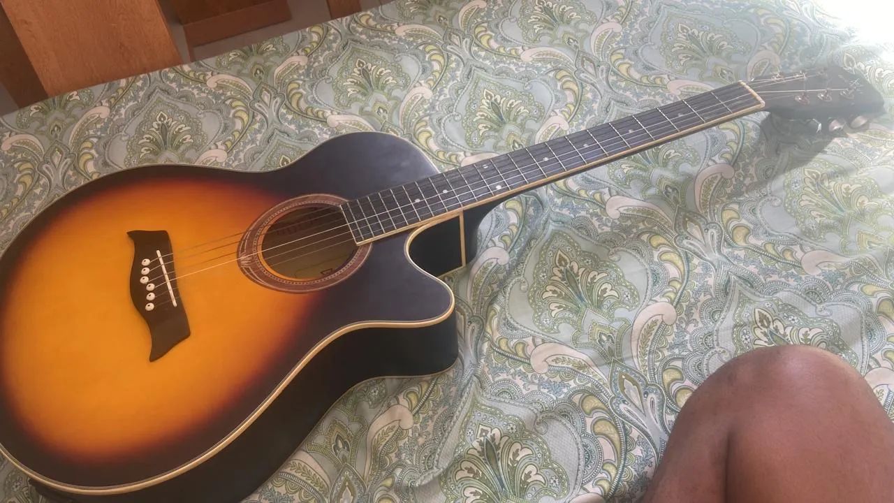 Vendo violão Michael pega cabo 