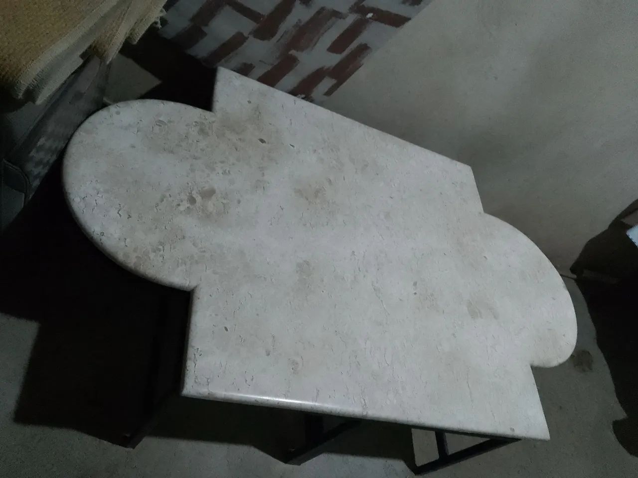 Vendo um lindo centro de mármore em perfeito estado base de ferro falar com Sérgio tel:999 - Foto 3