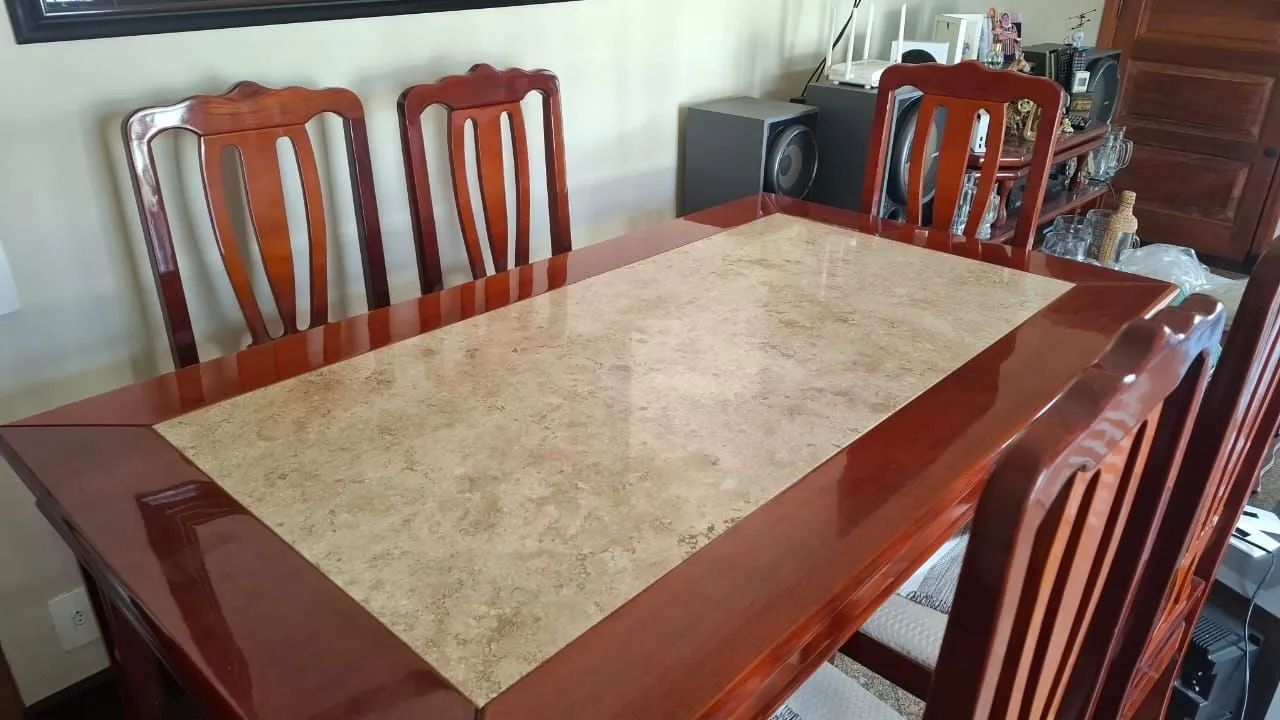 Conjunto de mesas de madeira com granito - impecável 