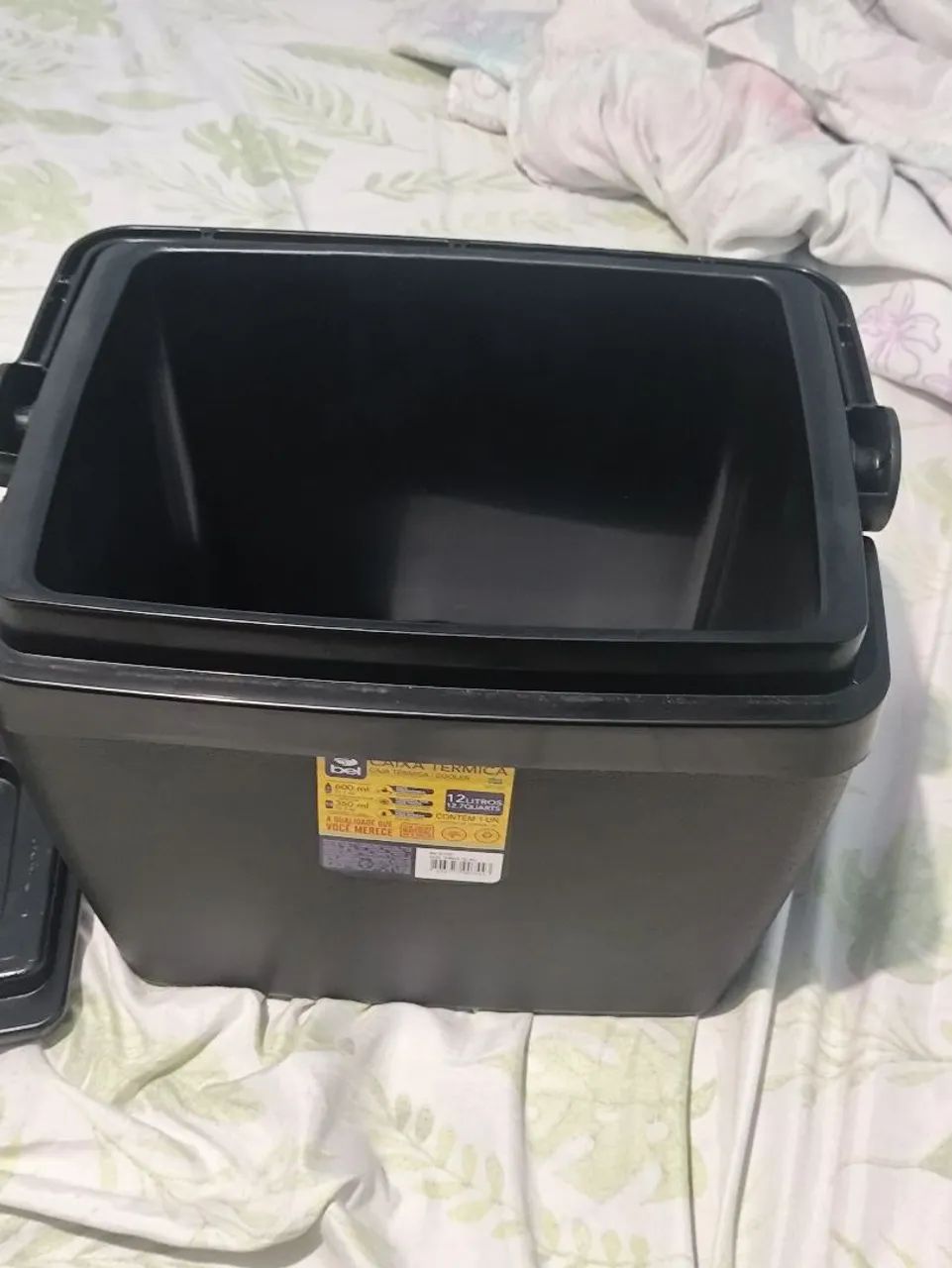 Vende-se Caixa térmica de 12 litros 
