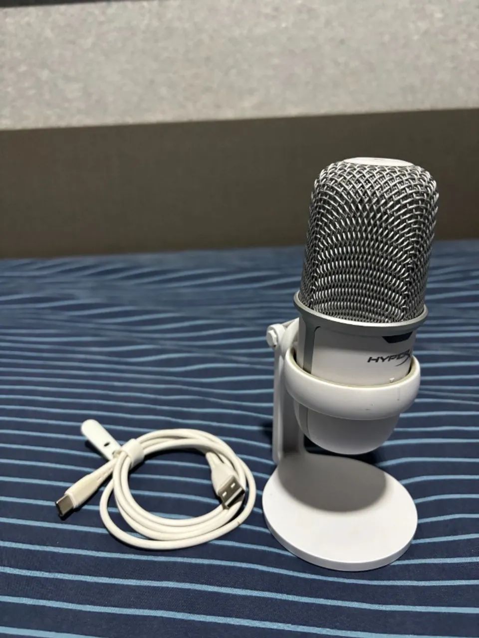 Microfone HyperX Solocast Branco