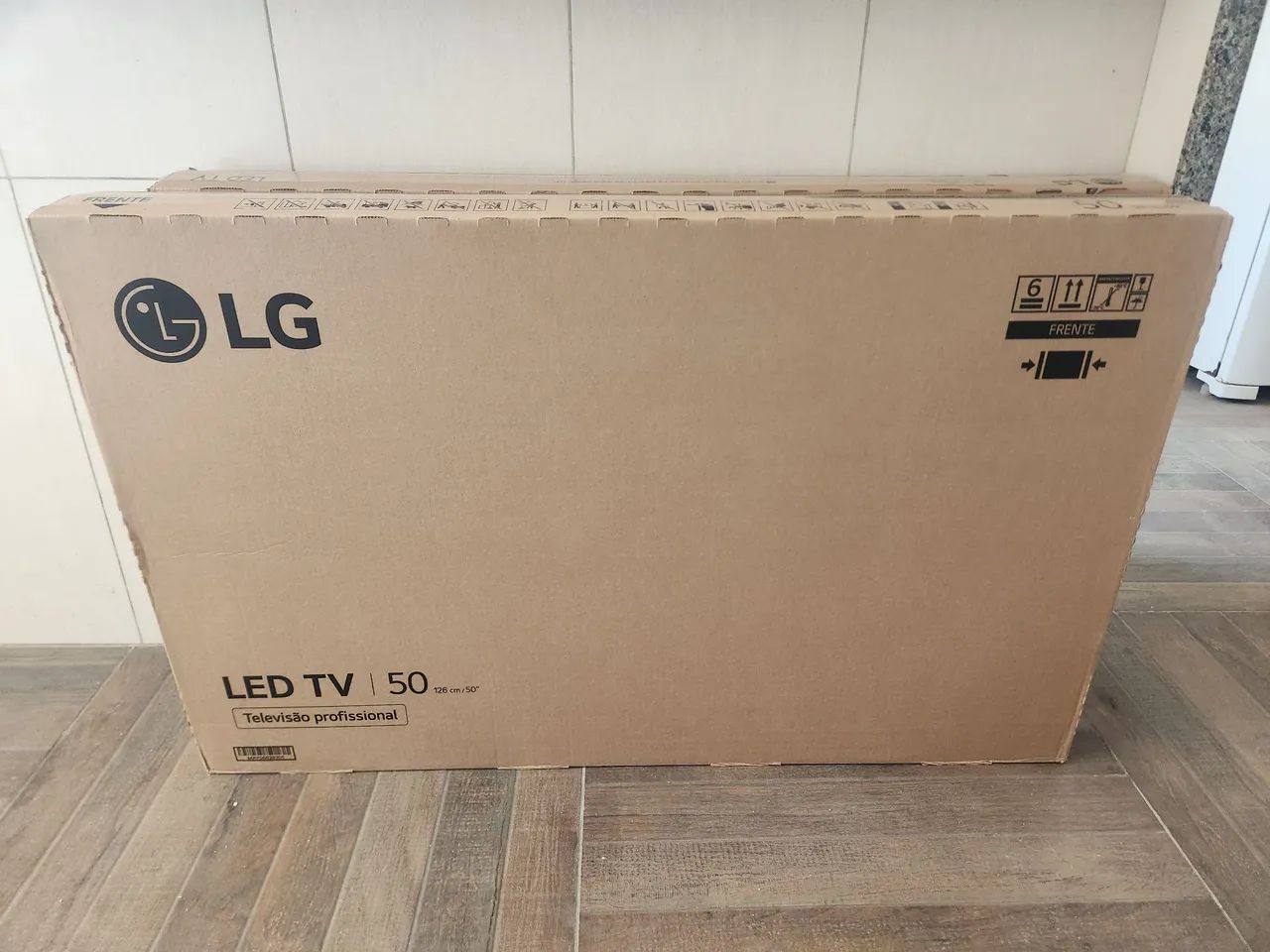 Smartv LG 50 polegadas Lacrada 