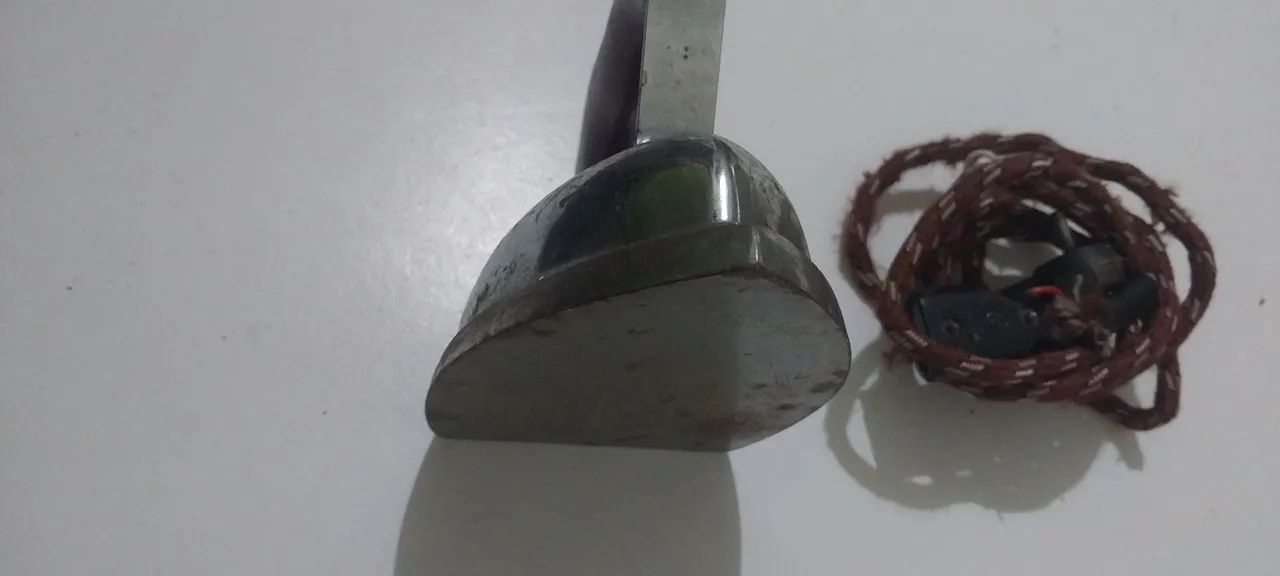 Ferro de passar antigo obs: está funcionando  - Foto 2