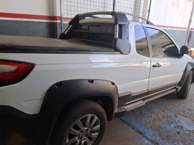 Fiat Strada Adv.1.8 16V Dualogic Flex CE 2014 - Foto 2