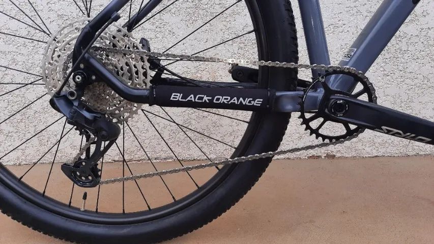 Bike Oggi 7.3, Kit Sram GX, aro 29, bem conservada, tamanho 17, guidom carbono - Foto 5