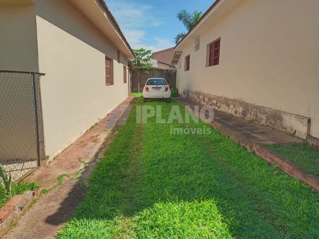 Casa c/3 dorm. - Cidade Jardim com edícula