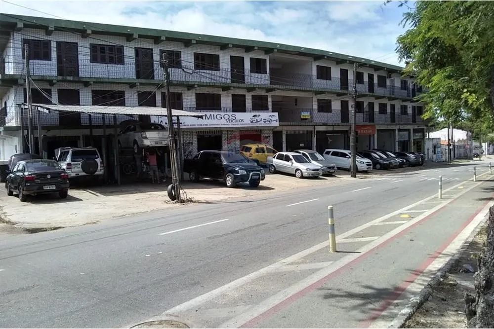 Prédio co.ercial e residencial para investimento em Fortaleza