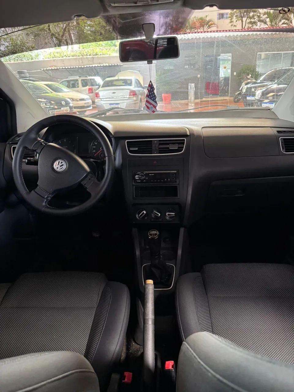 Volkswagen Fox 1.0 MI Total Flex 8V 5P 2011 - Foto 5
