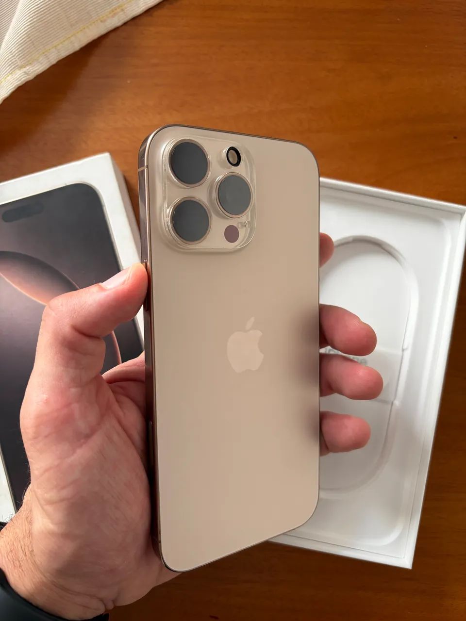 iPhone 16 Pro Max - Foto 2