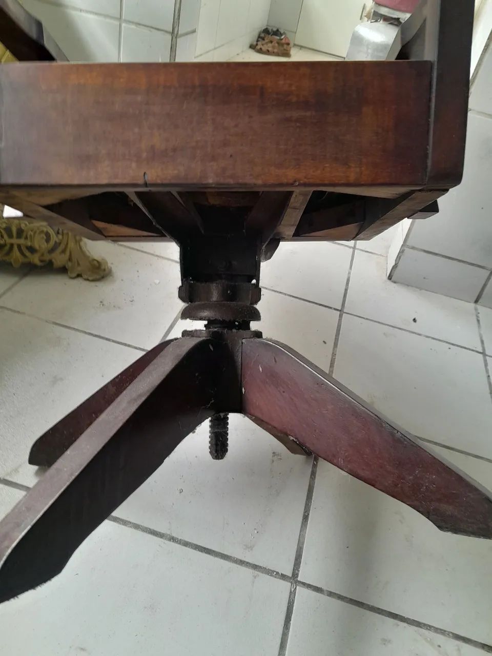 Cadeira Xerife Antiga  - Foto 4