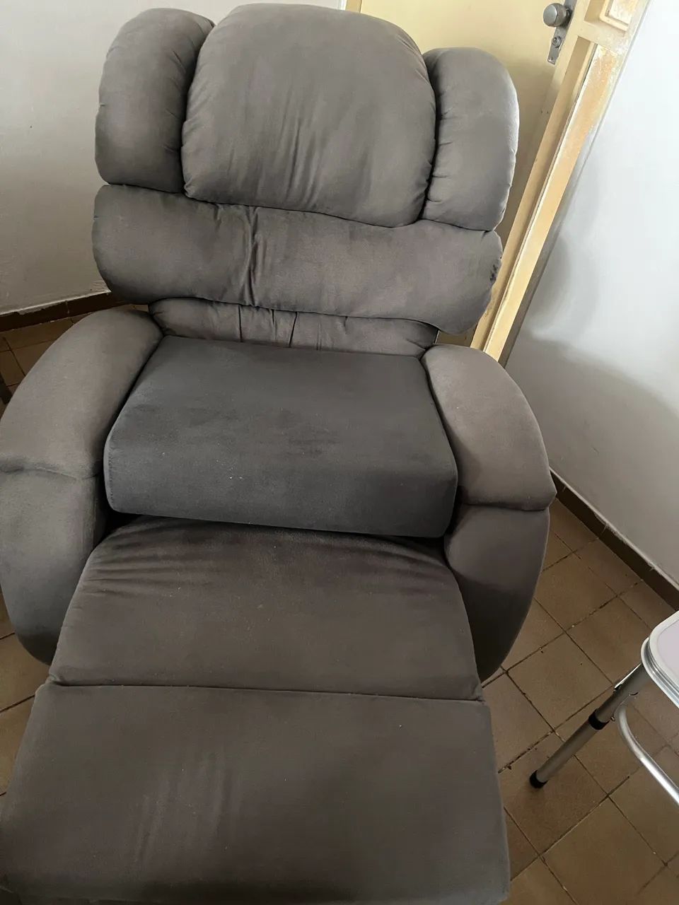 Poltrona reciclável nova  - Foto 4