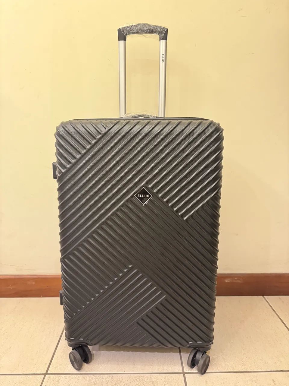 Mala 23 kg- Ellus - 66 x 46 x 30 