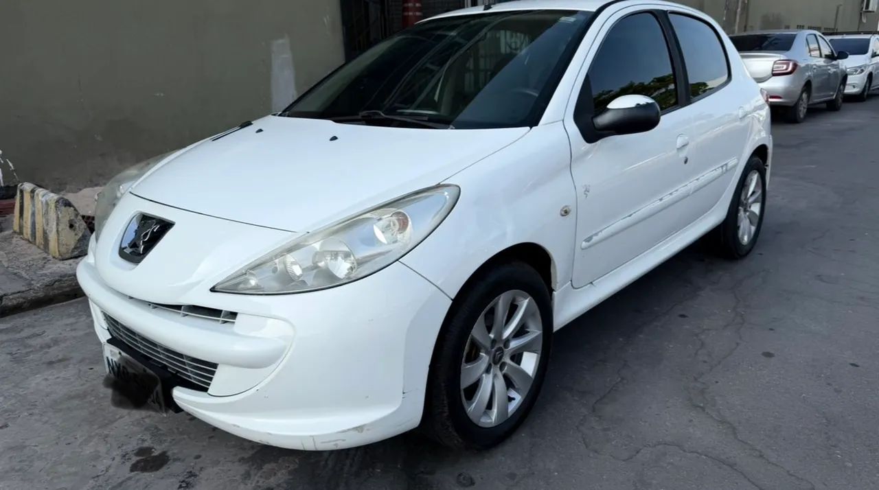 Peugeot 207 207 XR 1.4 Flex 8V 3p 2013
