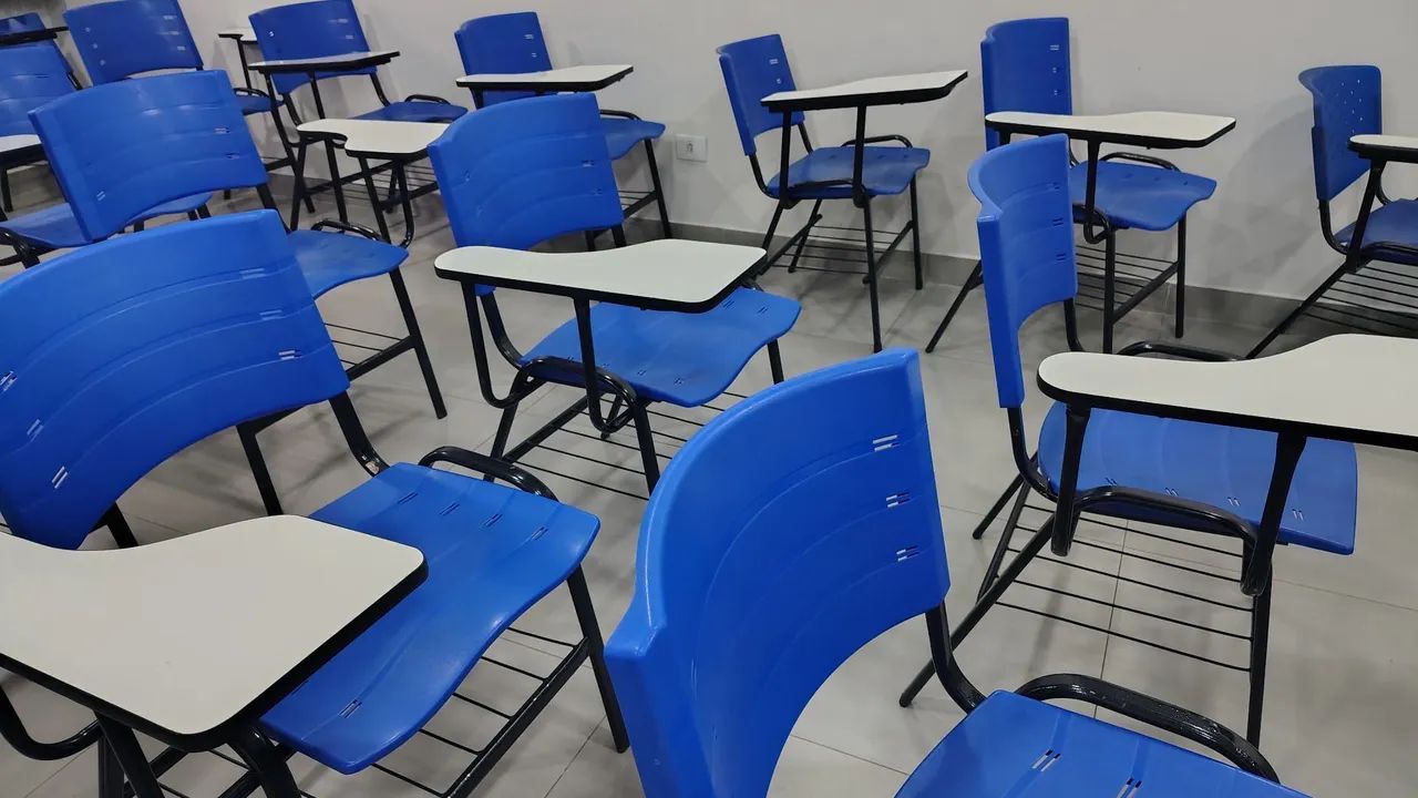 Cadeiras universitárias  - Foto 2