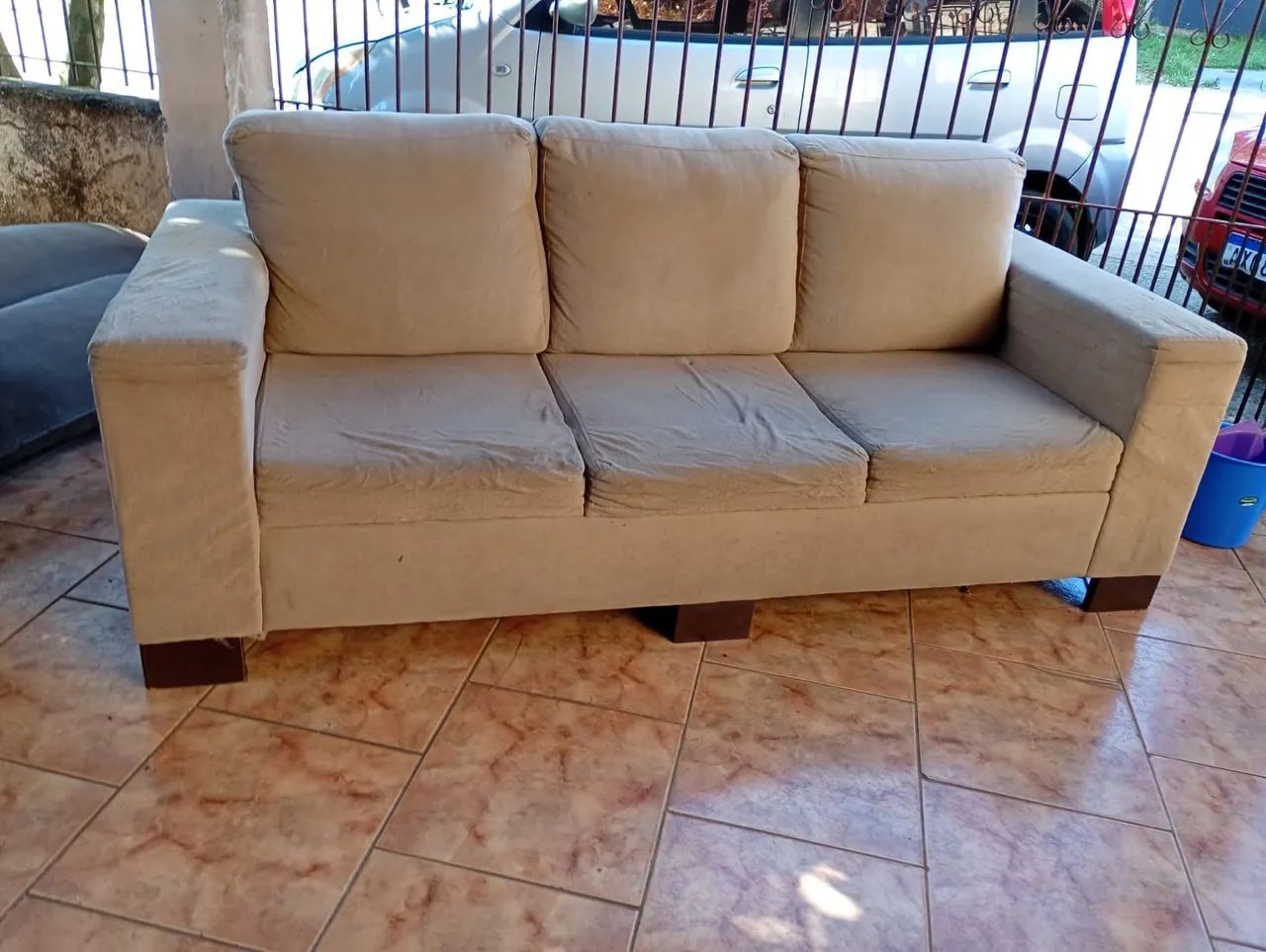 Sofá tecido Suede 3 lugares