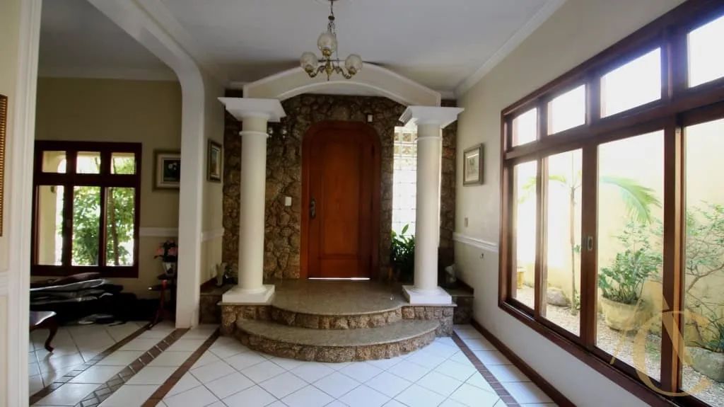 Casa residencial para alugar, com 330,00m², 1 suíte, 4 quartos, Estreito - Florianópolis,  - Foto 4