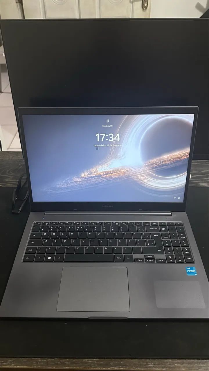 Samsung Book i3 11gen 256gb 4GB RAM