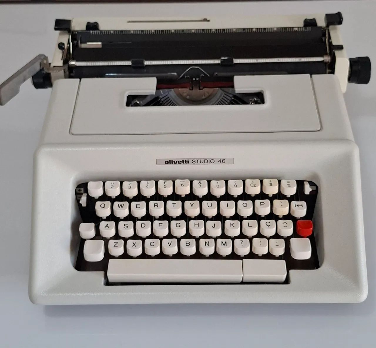 Máquina de escrever Olivetti Studio 46 - Foto 2