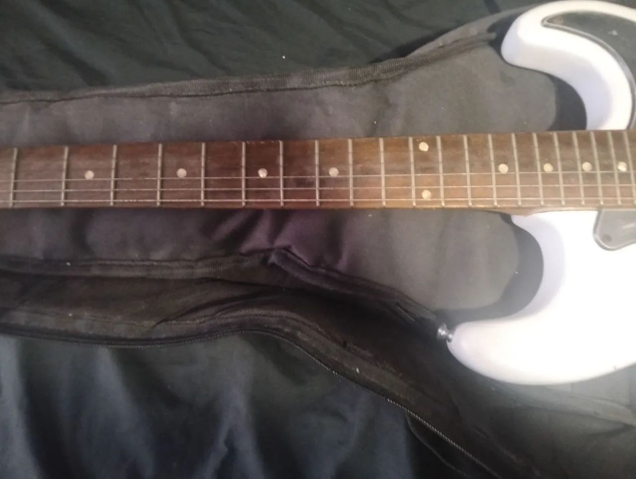Guitarra zerada 1 vez utilizada  - Foto 3