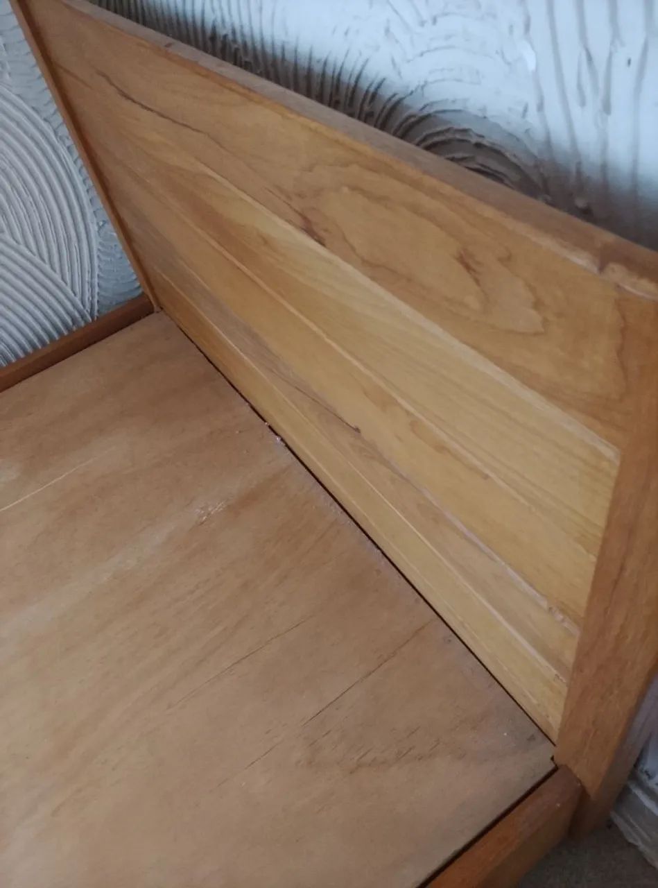 Cama de solteiro madeira maciça 