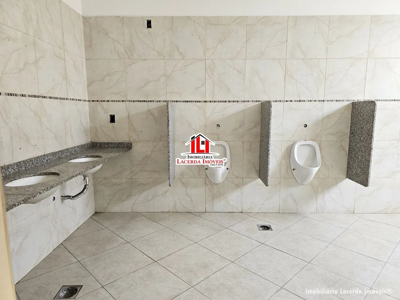 Predio Comercial no Planalto, 800m² Edificado, Vagas de Garagem, Banheiros Aluguel - Foto 5