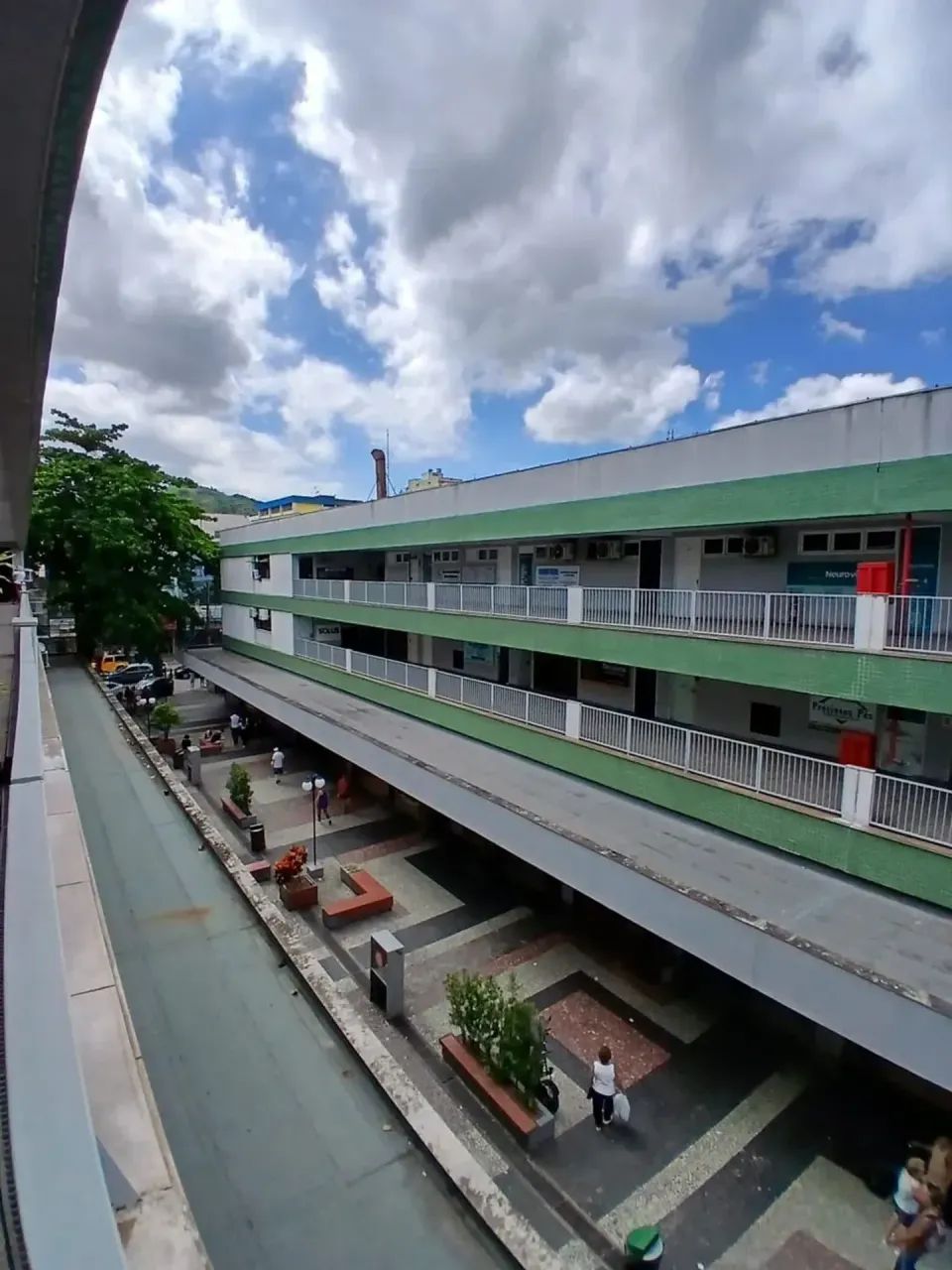 PASSARELA DA FREGUESIA - SALA COMERCIAL