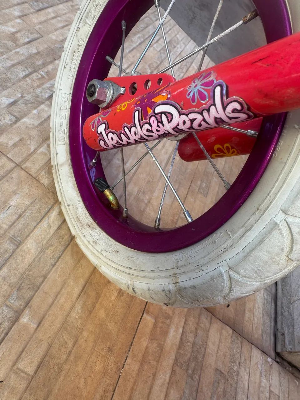 bicicleta  aro 12  da marca MAGNA-importada - Foto 5