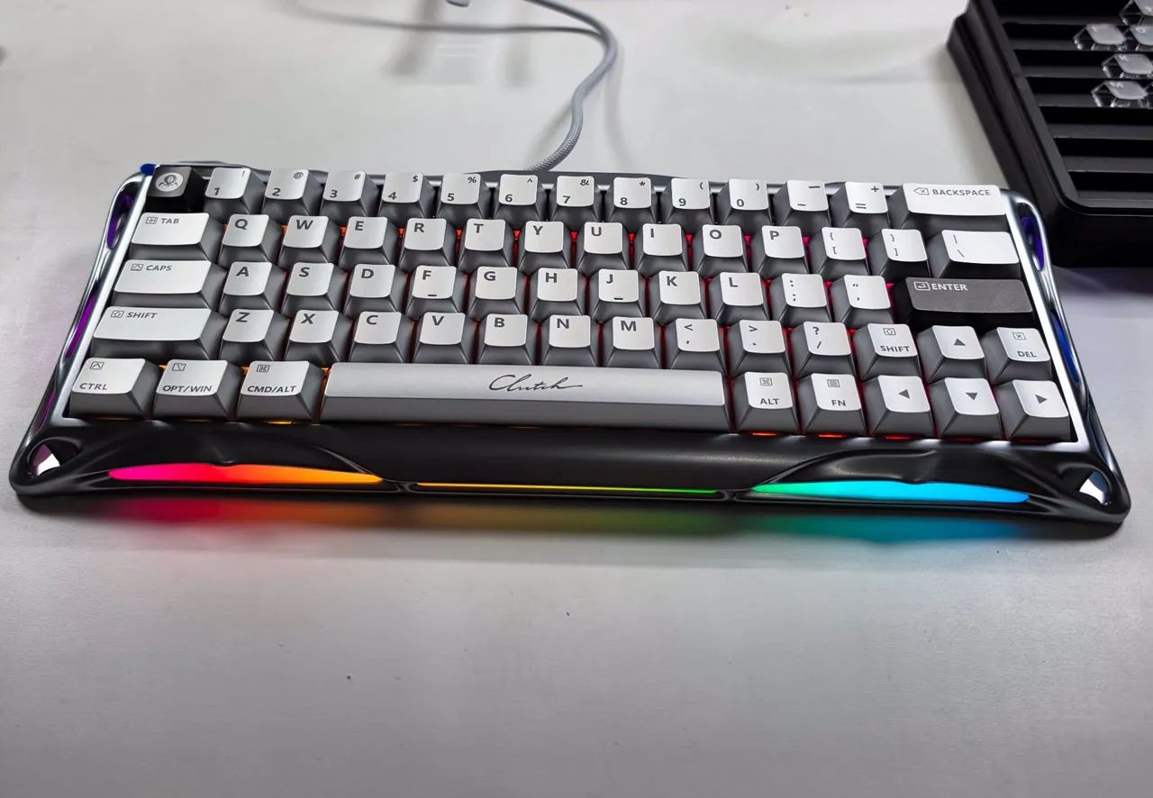 Gravastar V60 Pro Deluxe Edition - Dual Keycap Gift Box Set