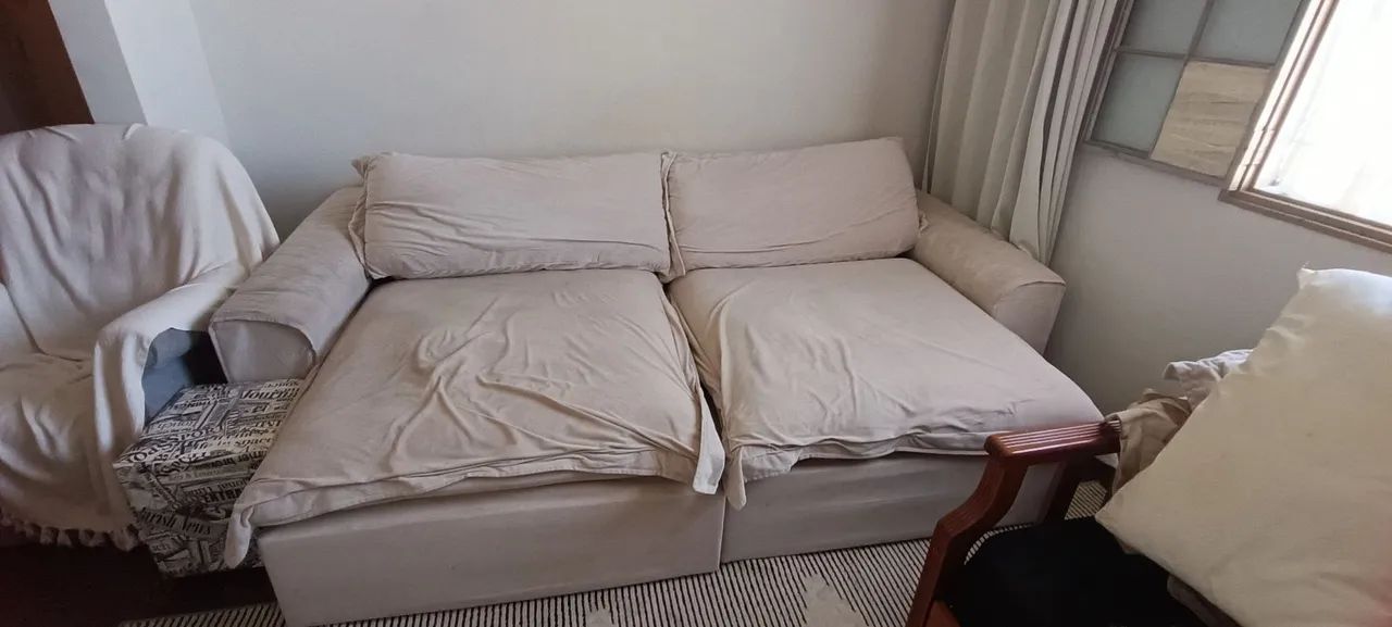 Sofá Retrátil e grande 
