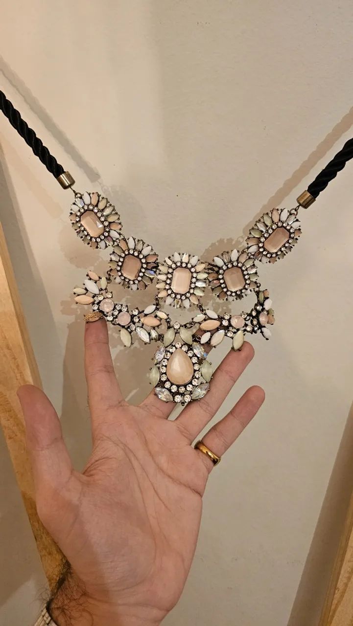 Colar Feminino Zara