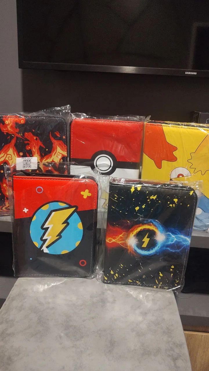Álbum de figurinhas Pokémon TCG 