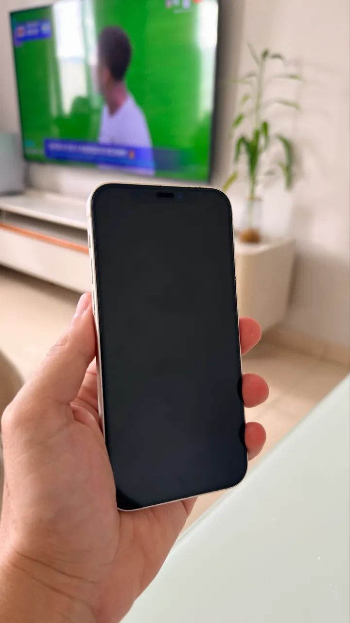 iPhone 12 128GB com carregador e capa - Foto 3