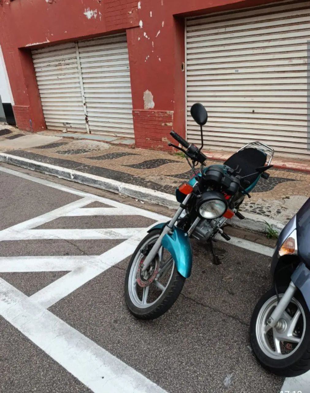 CBX 200 - Foto 2