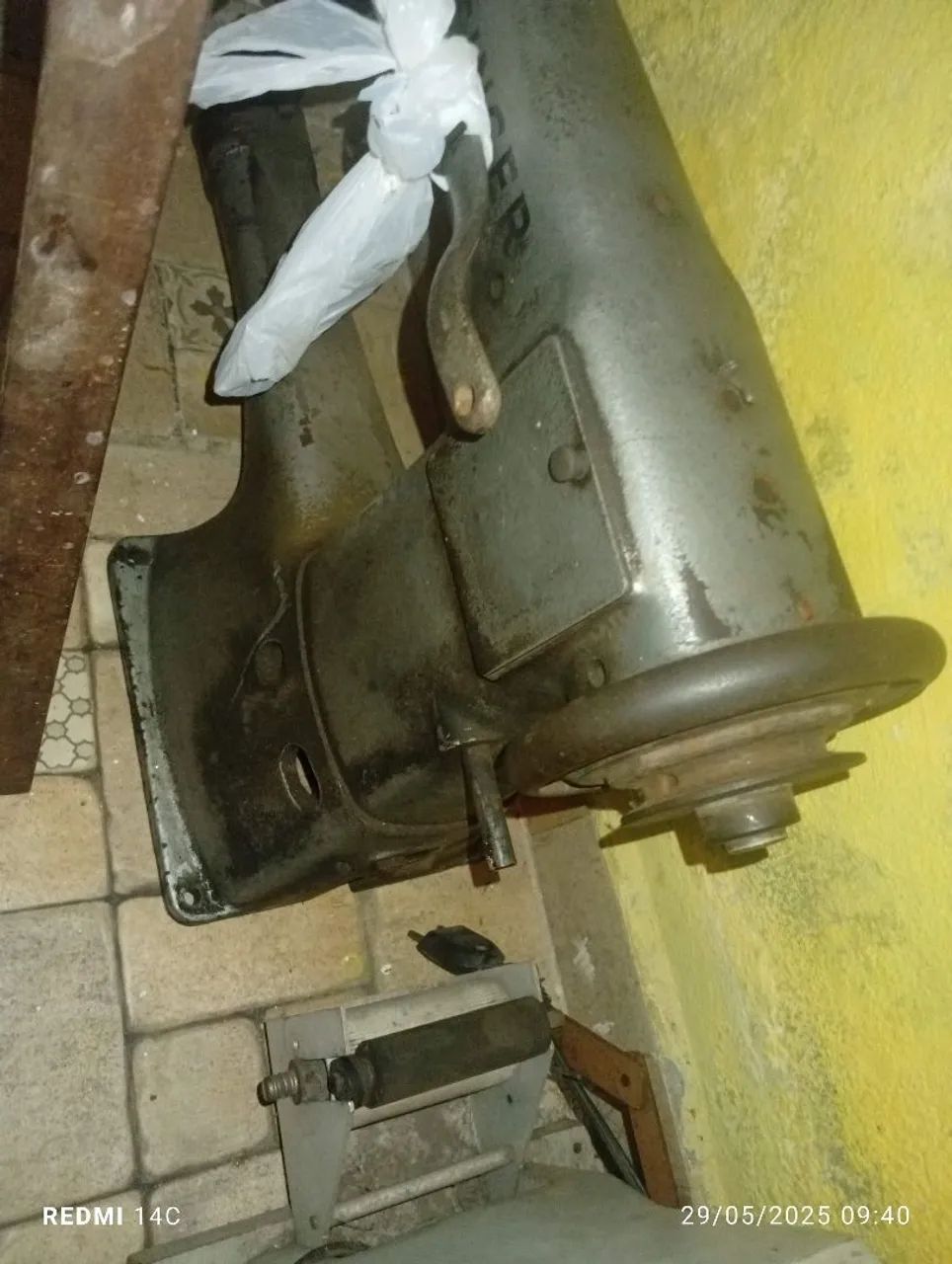 Vendo preço desapego máquina de costura 