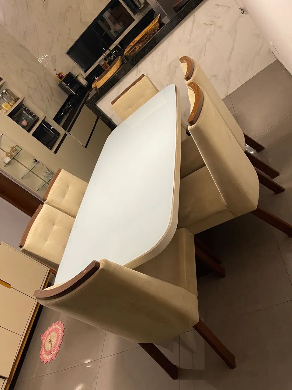 Vendo mesa de jantar 6 cadeiras vidro de cima temperado  - Foto 2