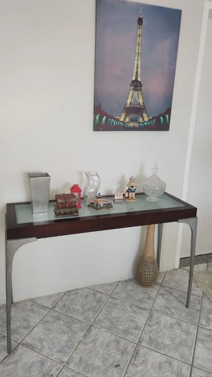 Console / Aparador Moderno em Madeira, Vidro e Metal - Design Elegante