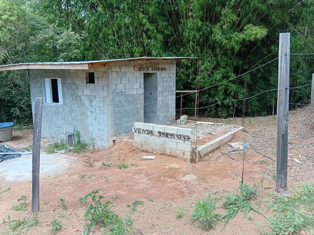 Terreno com uma casa ja em construção  - Foto 2