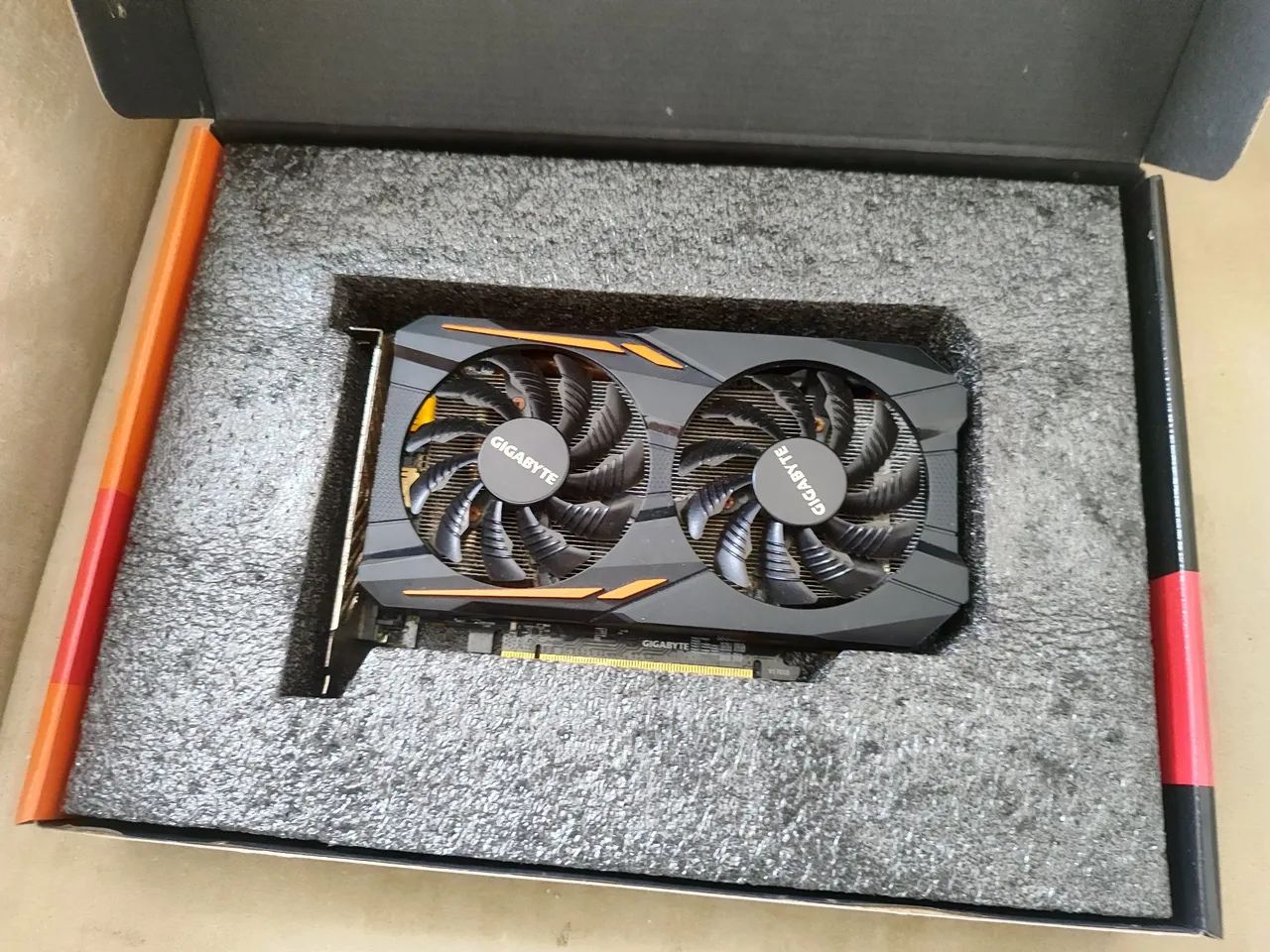 Placa de vídeo RX560 com defeito 
