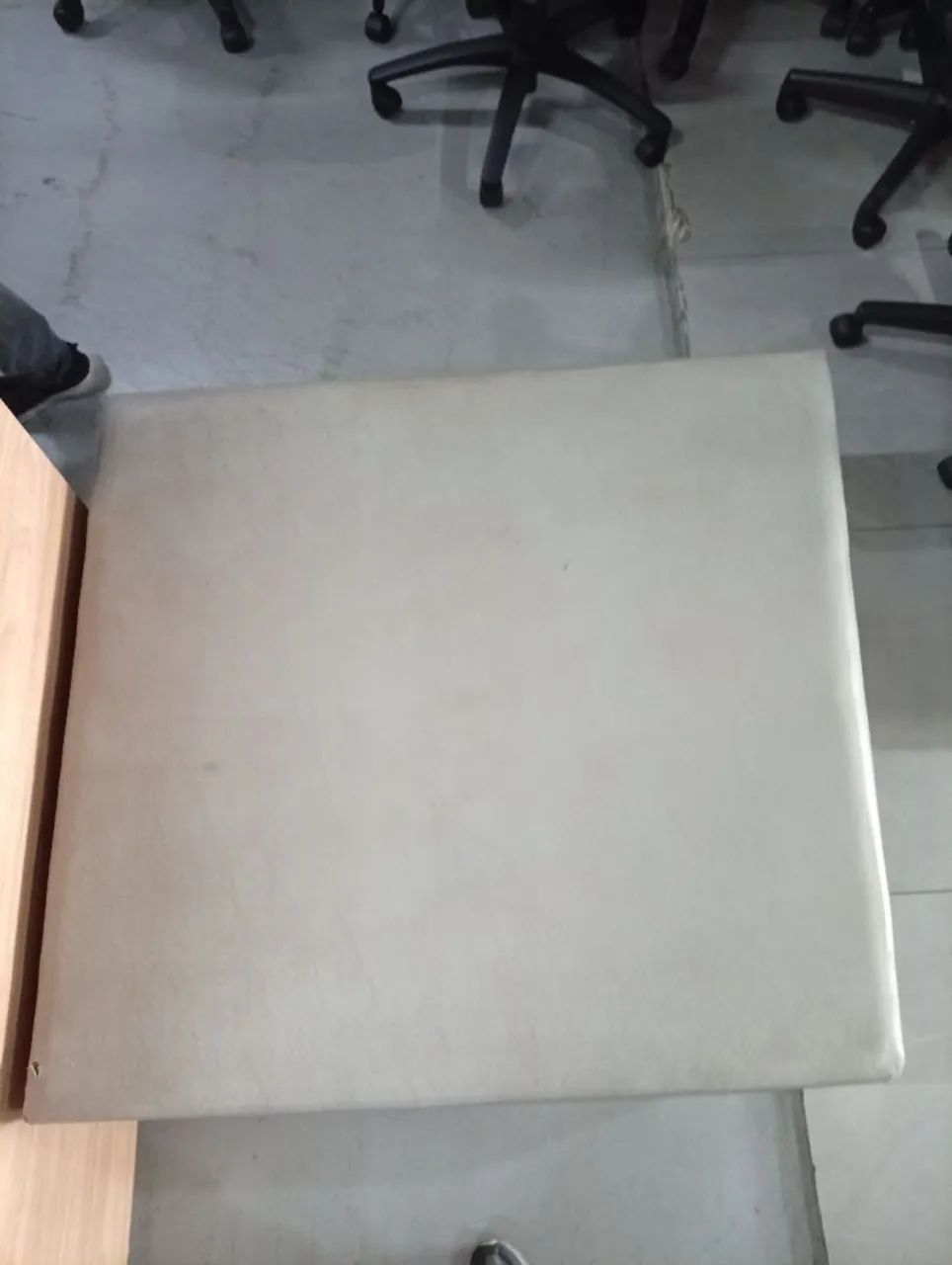 Puff De Corino Para Escritório  - Foto 4