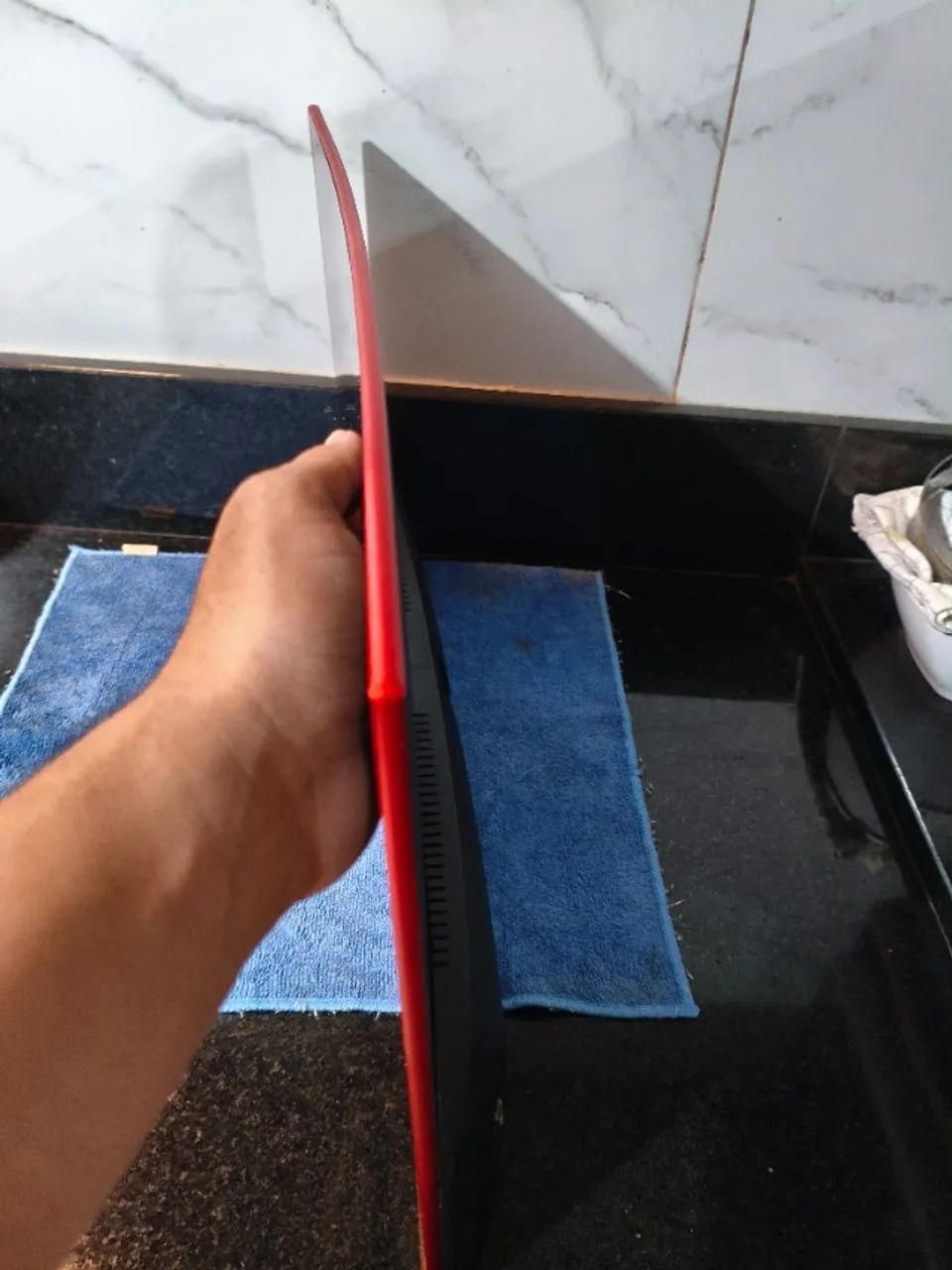 Monitor Concórdia borda vermelha com suporte - Foto 5